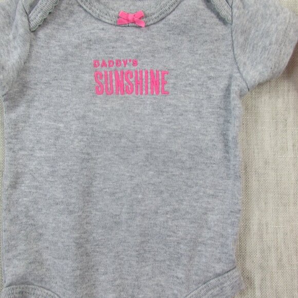 Lot of 2 Carter's Onesies Bodysuits Baby Girl Newborn Gray Pink Daddy’s Sunshine - Picture 3 of 6